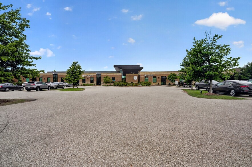 More Photos Of 1450 Farr Rd, Norton Shores Medical For Lease