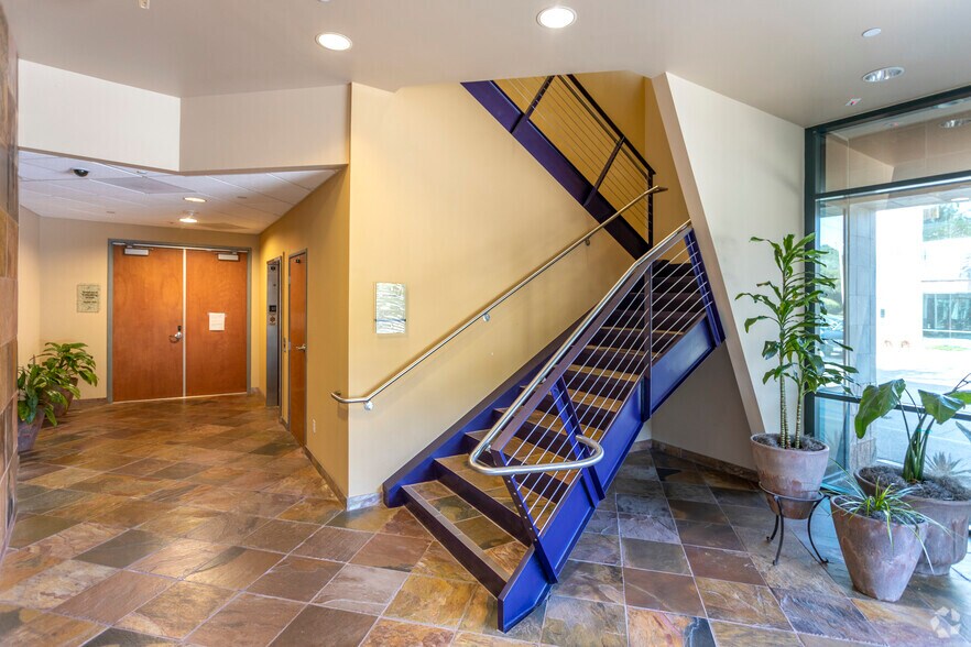 More Photos Of 5864 Owens Ave, Carlsbad Office For Lease