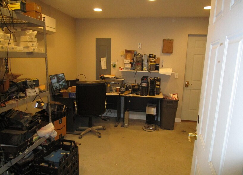 More Photos Of 6300 S Straits Hwy, Indian River Warehouse For Sale