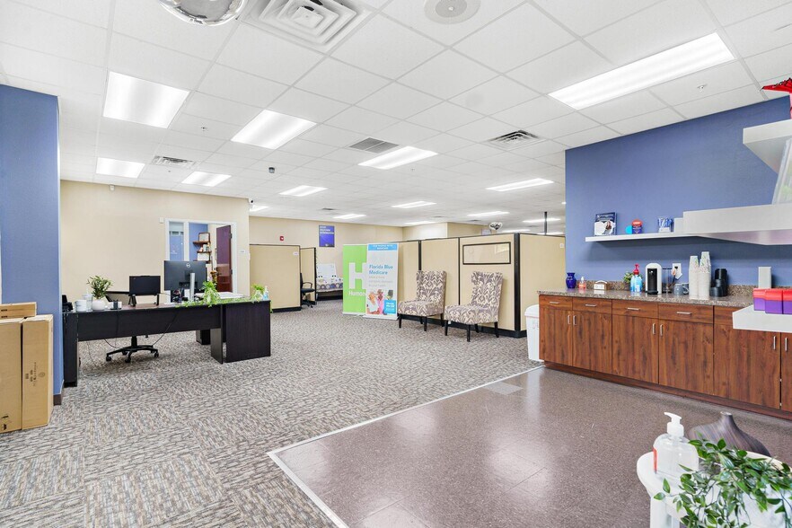 More Photos Of 1904 Thomas Ave, Leesburg Office For Sale