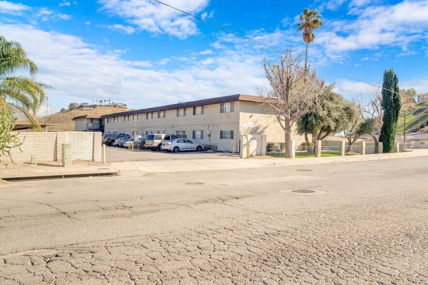 More Photos Of 3943 N H St, San Bernardino Apartments For Sale