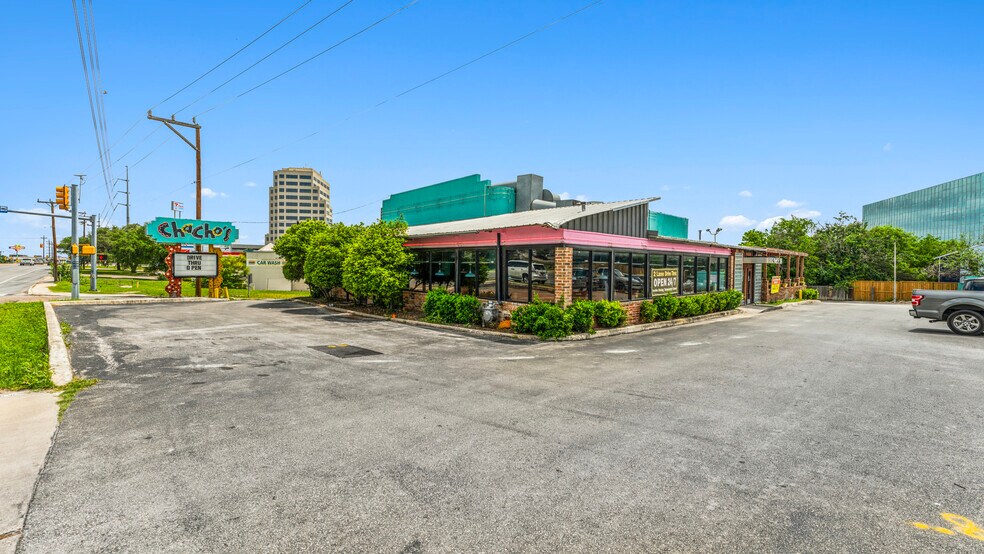 More Photos Of 7870 Callaghan Rd, San Antonio Restaurant For Sale