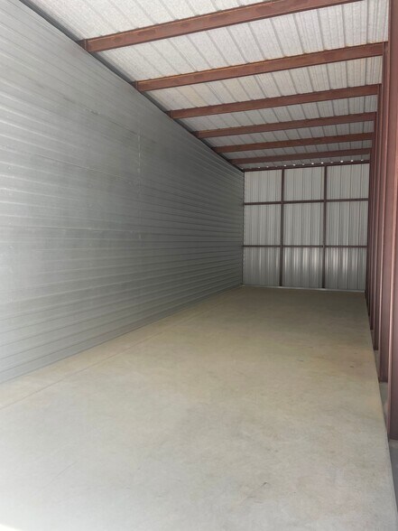 More Photos Of 15426 FM 2493, Tyler Showroom For Lease