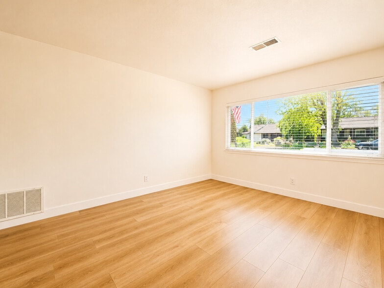 More Photos Of 1977 5th St, La Verne Multifamily For Sale
