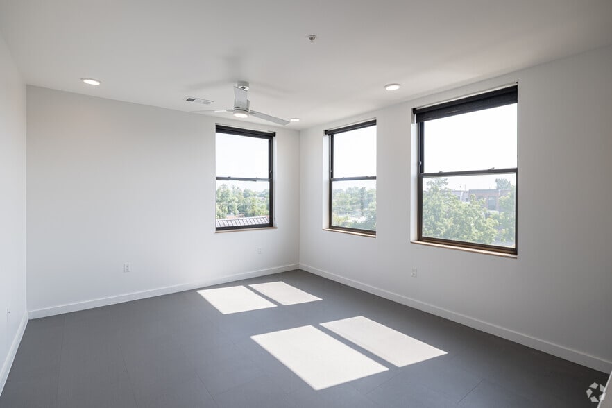 More Photos Of 337 SE 3rd St, Bentonville Apartments For Lease