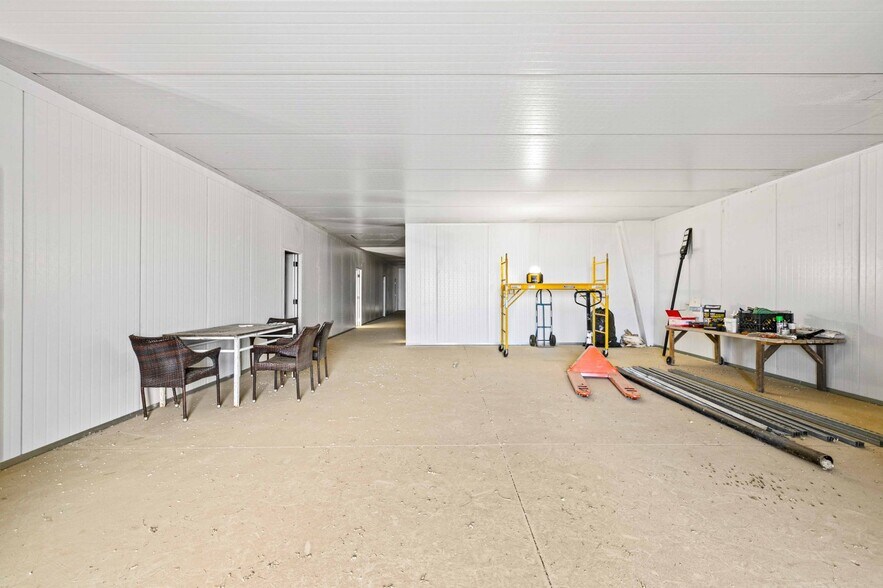 More Photos Of 22245 Mitchell Blvd, California City Warehouse For Lease