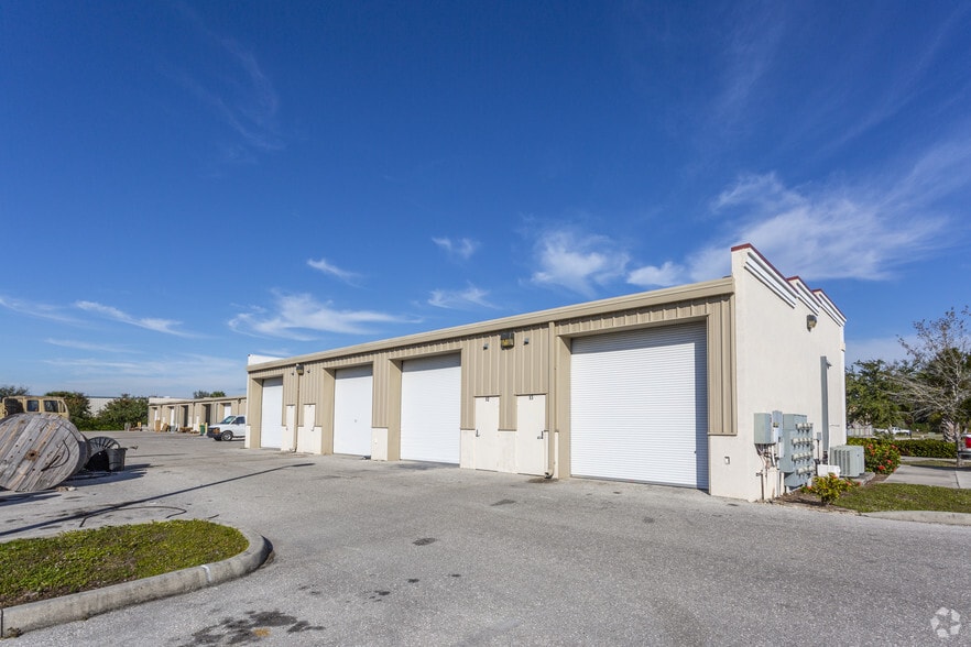 More Photos Of 1684 Target Ct, Fort Myers Warehouse For Lease