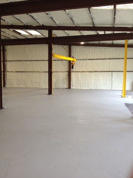 More Photos Of 131 Industrial Dr, Slidell Warehouse For Lease