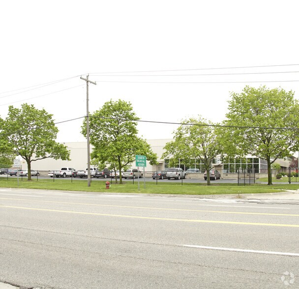 More Photos Of 1740 E Maple Rd, Troy Manufacturing For Sale