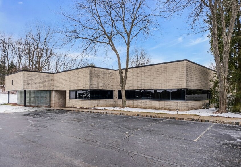 More Photos Of 1 Stewart Ct, Denville Light Manufacturing For Lease