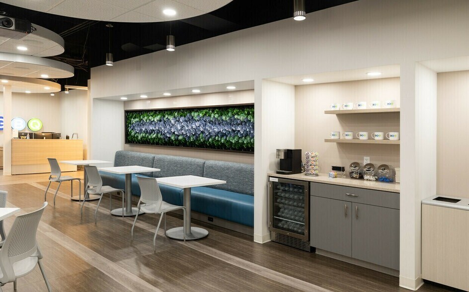 More Photos Of 5580 Monroe St, Sylvania Office For Sale