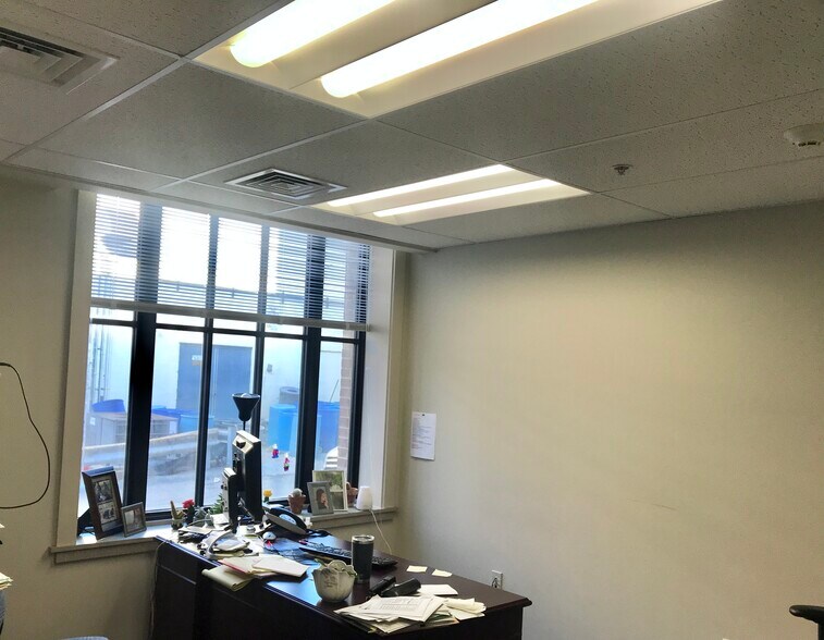 More Photos Of 202 N Duke St, Lancaster Office For Sale