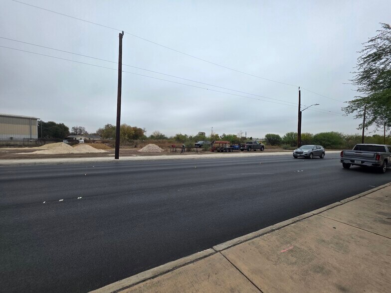More Photos Of 1119 Southcross Blvd, San Antonio Land For Sale