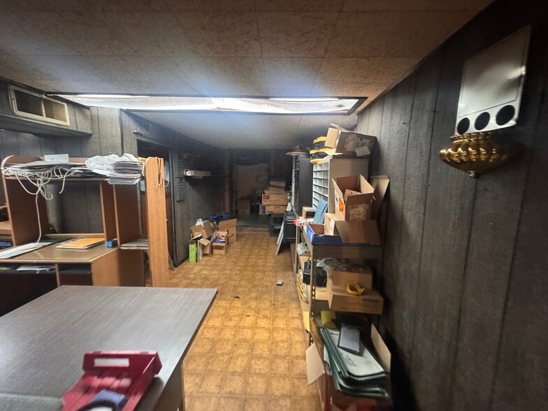 More Photos Of 1705 Columbus Ave, Bay City Restaurant For Sale