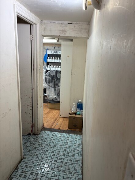 More Photos Of 164-17 Jamaica Ave, Jamaica Unknown For Lease