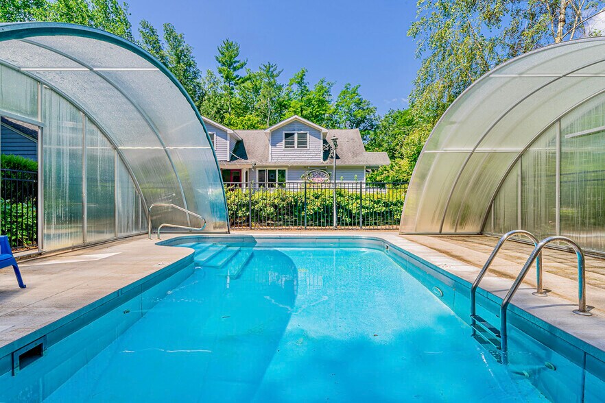 More Photos Of 5355 NY-212 Rt, Mount Tremper Hotel For Sale