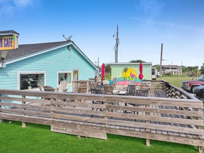 More Photos Of 1923 Hwy 87, Crystal Beach Freestanding For Sale