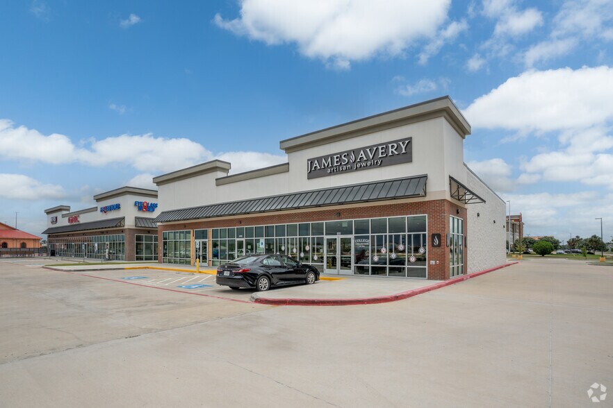 More Photos Of 8450 Memorial Blvd, Port Arthur Storefront For Lease