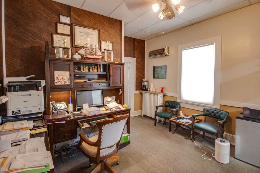 More Photos Of 212 E Main St, Carlinville Office Residential For Sale