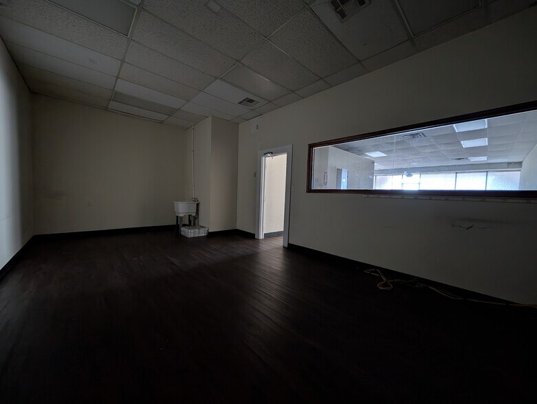 More Photos Of 203-207 SW C Ave, Lawton General Retail For Lease