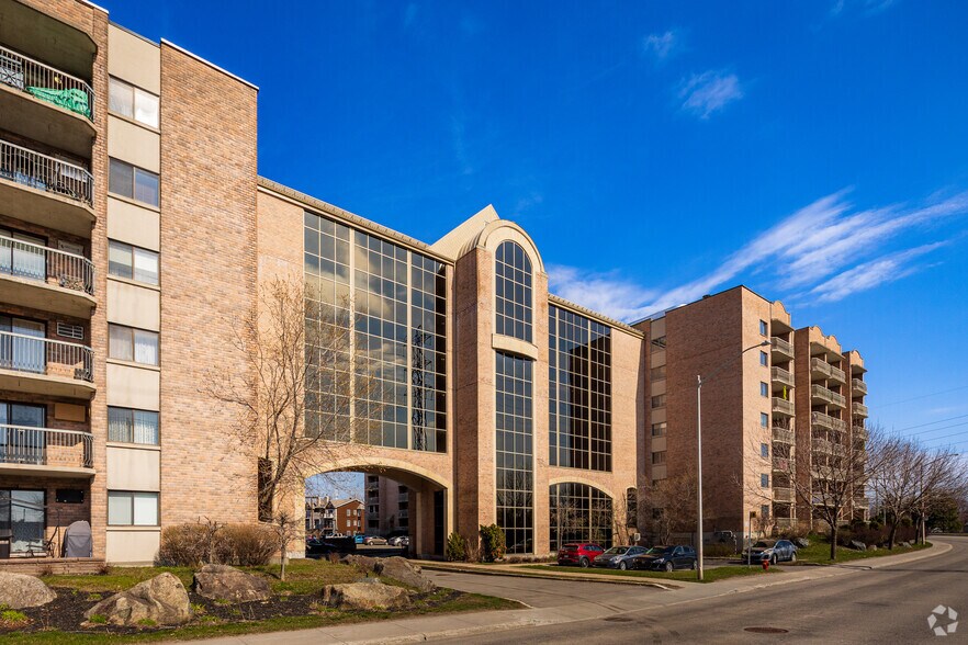 More Photos Of 325 Boul Jean-Baptiste-Rolland E, St-Jérôme Congregate Senior Housing For Lease