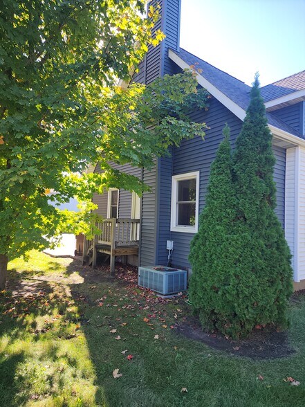 More Photos Of 536 W State St, Hastings Office Residential For Lease