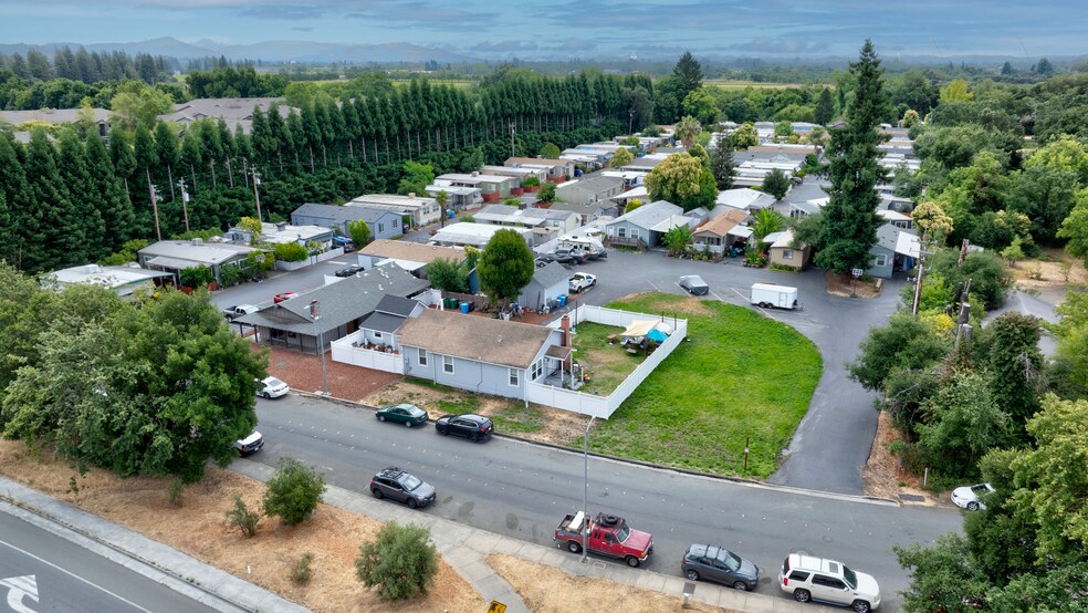 More Photos Of 5250 Whispering Creek Dr, Santa Rosa Manufactured Housing Mobile Home Park For Sale