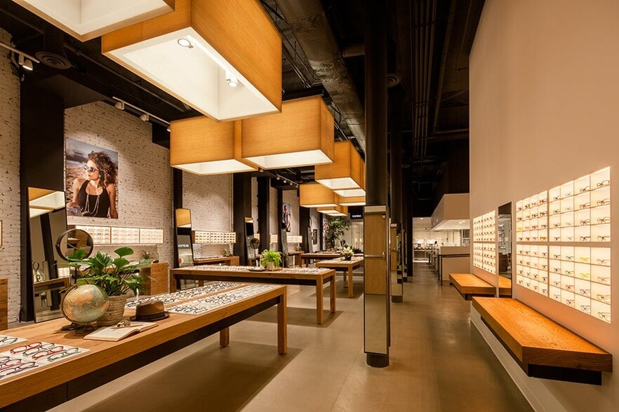 More Photos Of 151-161 Powell St, San Francisco Hotel For Lease