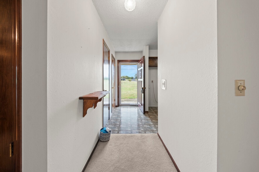 More Photos Of 523 W Country Club Rd, Chickasha Office Residential For Sale