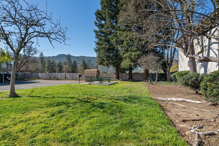 More Photos Of 505-531 Capps Ln, Ukiah Apartments For Sale