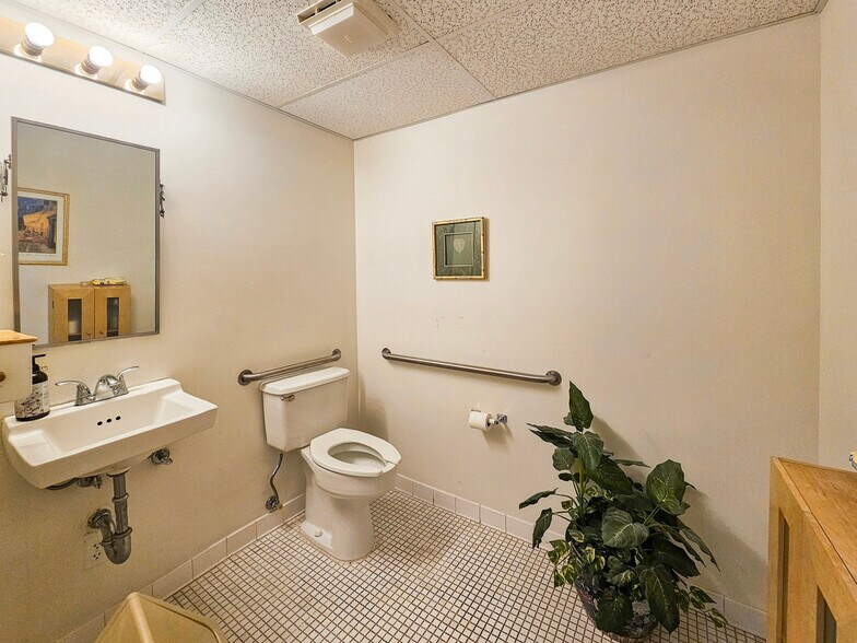 More Photos Of 14450 Old Mill Rd, Upper Marlboro Office For Sale