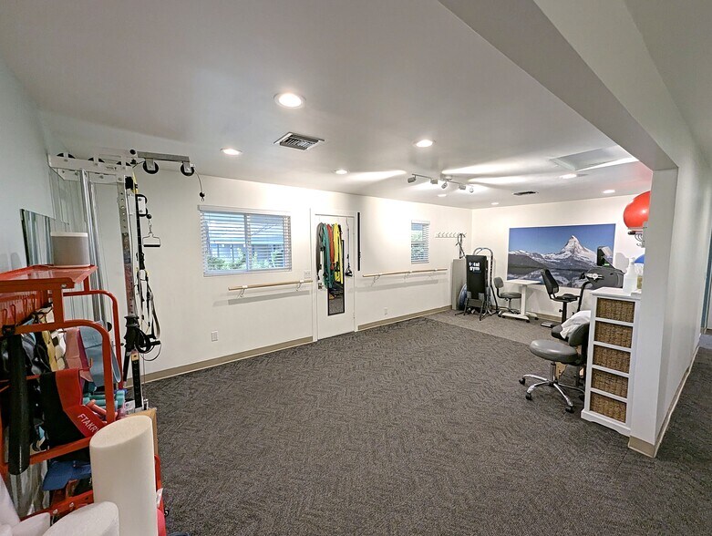More Photos Of 465 March Ave, Healdsburg Medical For Sale
