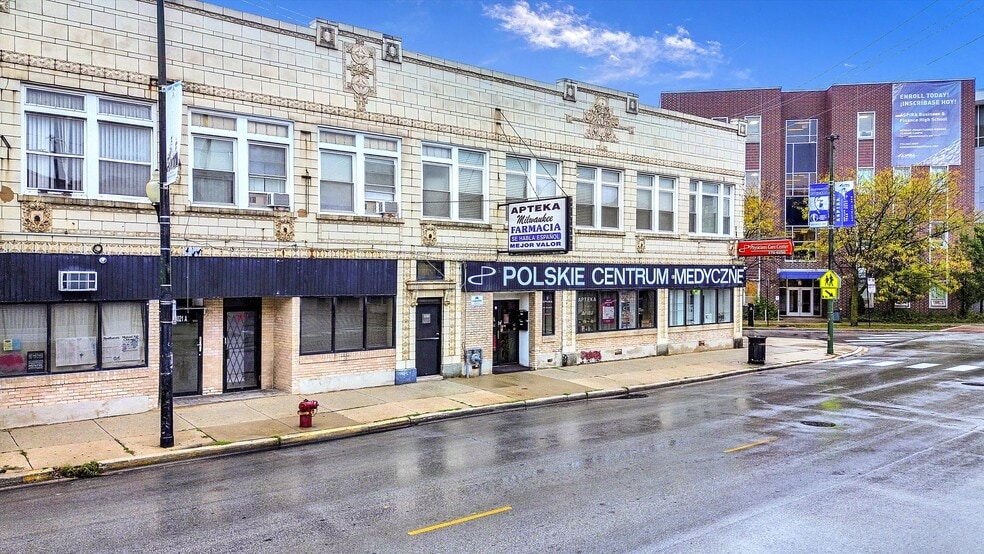 More Photos Of 3025 N Milwaukee Ave, Chicago General Retail For Sale