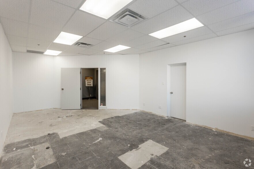 More Photos Of 1431-1527 Rebecca St, Oakville Unknown For Sale