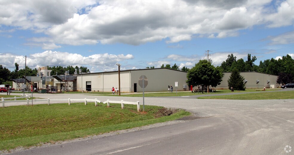 More Photos Of 6163 Old 421 Rd, Liberty Manufacturing For Sale