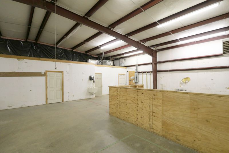 More Photos Of 107 Ben Hamby Ln, Greenville Light Distribution For Lease