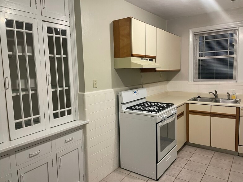 More Photos Of 7700 Shirley Dr, Clayton Apartments For Sale