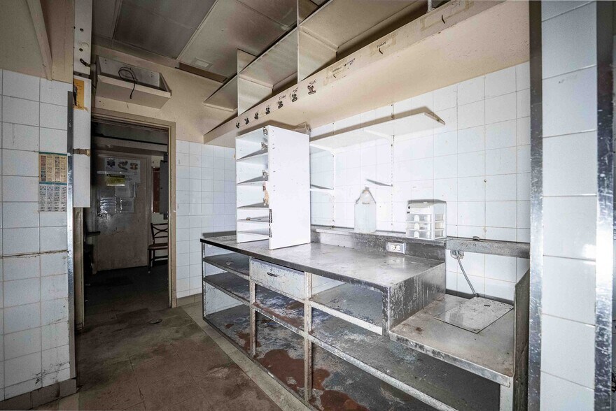 More Photos Of 1181 Notre Dame Av, Sudbury Restaurant For Lease