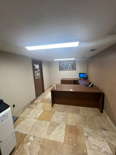 More Photos Of 85 S Washington St, Ormond Beach Flex For Lease