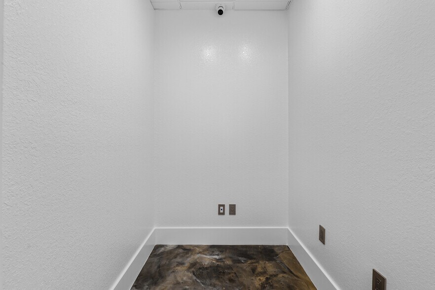 More Photos Of 13730 Cypress Terrace Cir, Fort Myers Medical For Sale