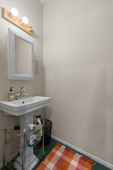 More Photos Of 621-629 A St, Ashland Storefront Retail Residential For Sale