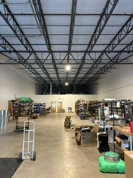 More Photos Of 570 Pitts School Rd, Concord Flex For Lease