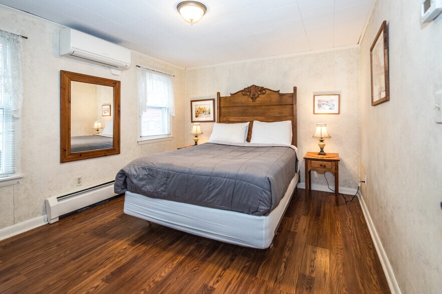 More Photos Of 78 Cream Hill Rd, Mendon Hospitality For Sale