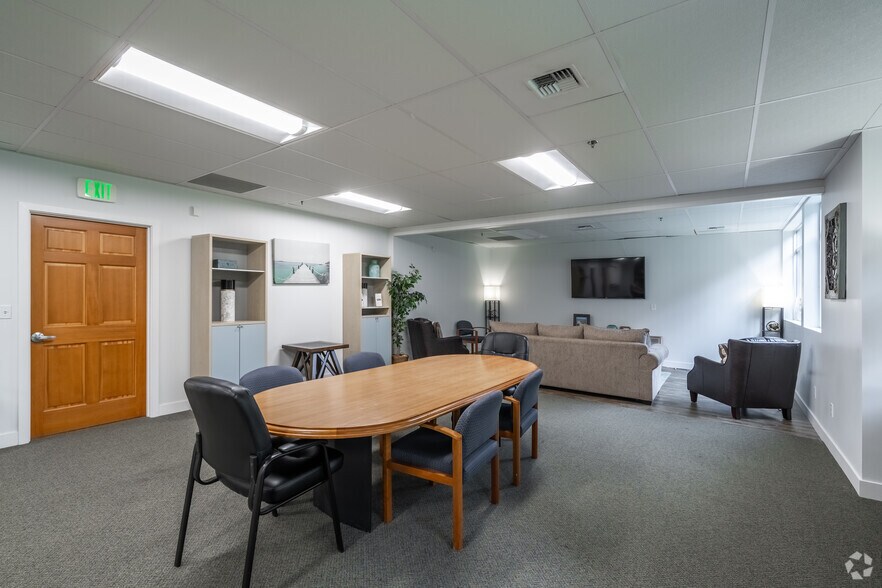 More Photos Of 4759-4779 Lynwood Center Rd NE, Bainbridge Island Apartments For Lease