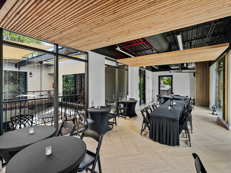 More Photos Of 990 Broadway, Dunedin Restaurant For Lease