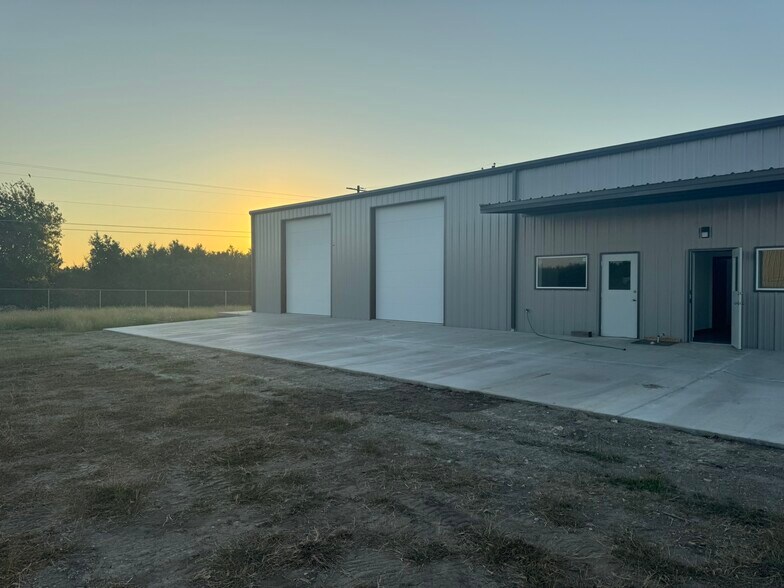 More Photos Of 4362 29 Hwy, Bertram Industrial For Lease