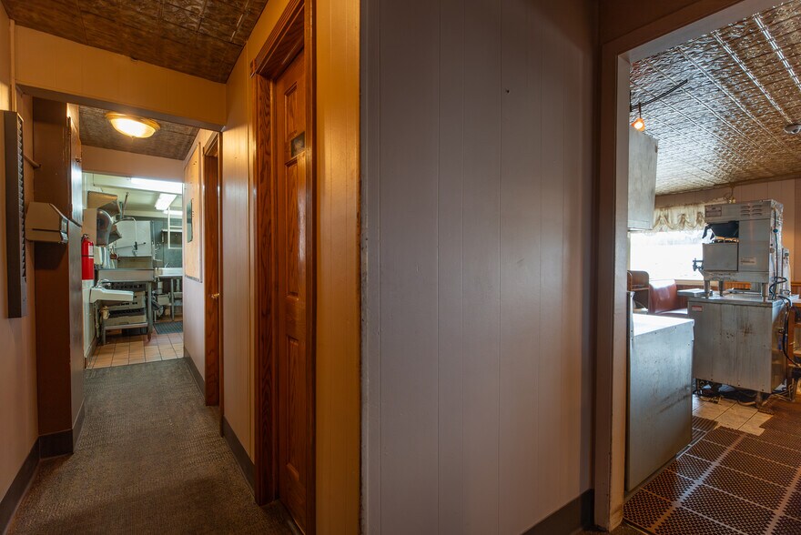 More Photos Of 2513 E Main Ave, Bismarck Restaurant For Sale