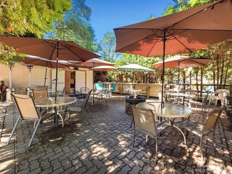 More Photos Of 12227-12229 Seymour Rd, Grass Lake Restaurant For Sale