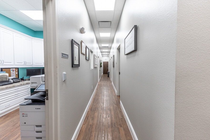 More Photos Of 809 County Road 466, Lady Lake Medical For Sale