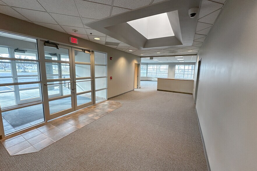 More Photos Of 500 Creekside Dr, Amherst Light Distribution For Lease